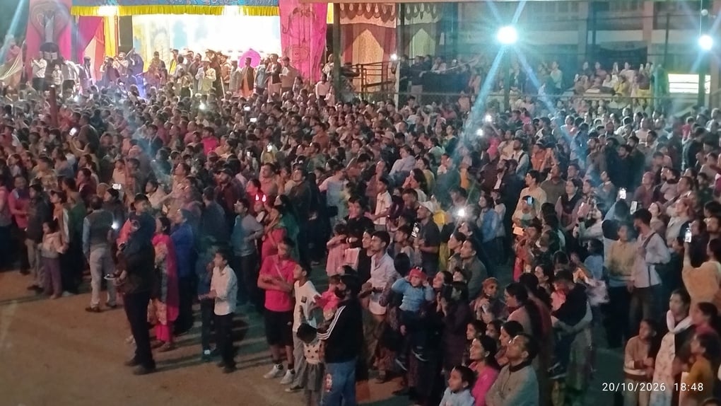 रामपुर बुशहर में दशहरा उत्सव में होता रावण दहन। संवाद रामपुर बुशहर में दशहरा उत्सव में होता रावण दहन। संवाद