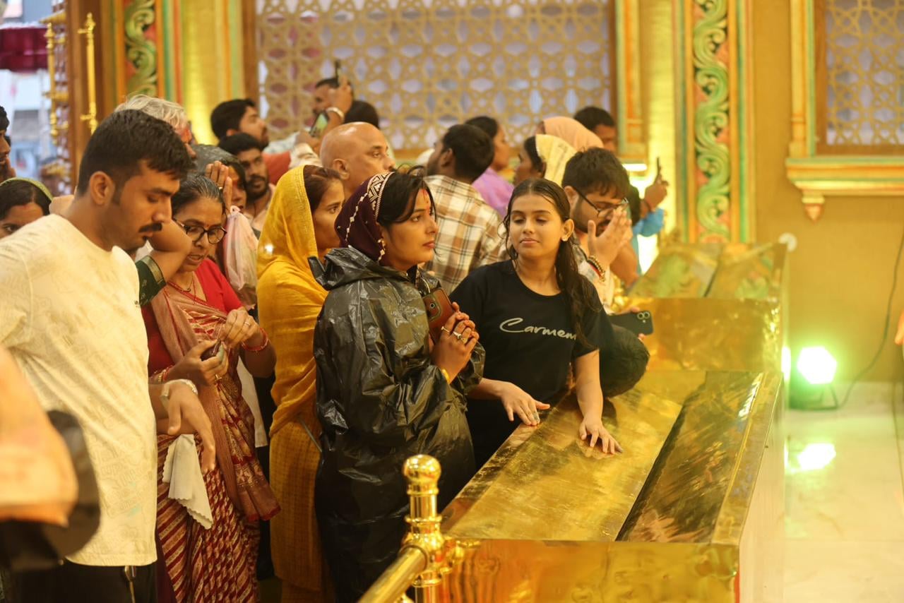 राधा नाम संकीर्तन से गूंजेगा धाम, भक्ति में डूबेंगे श्रद्धालु राधा नाम संकीर्तन से गूंजेगा धाम, भक्ति में डूबेंगे श्रद्धालु