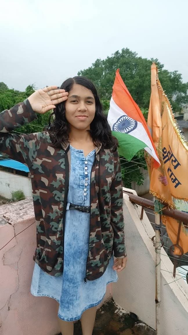 सड़क हादसे में लोको पायलट की बेटी की हुई मौत। सड़क हादसे में लोको पायलट की बेटी की हुई मौत।