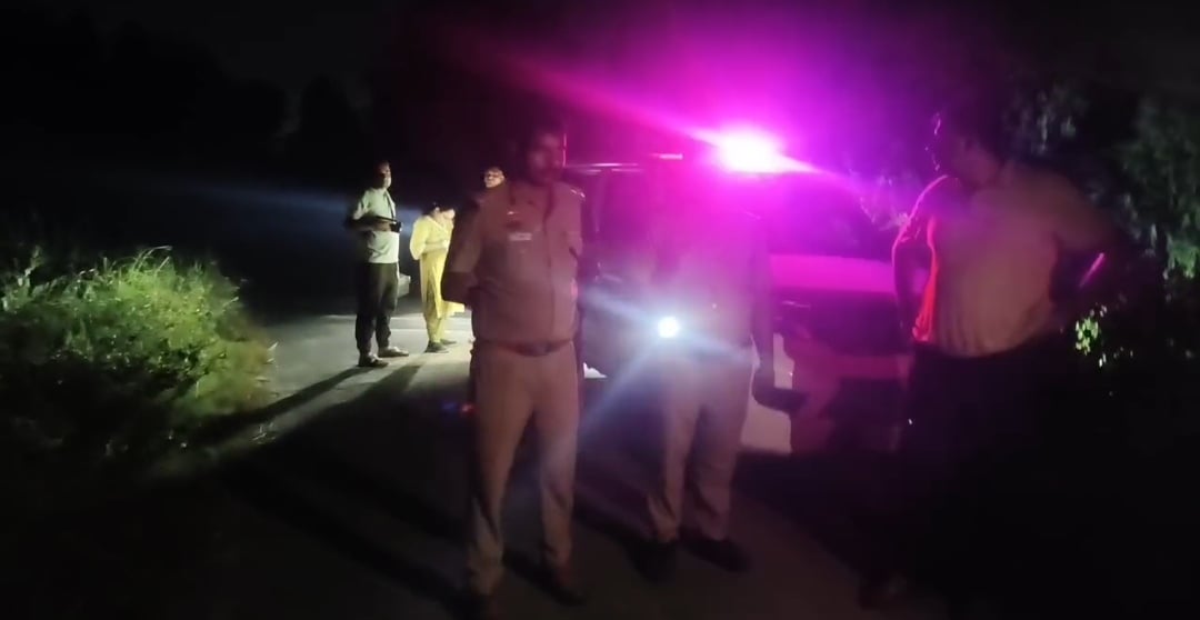 शाहाबाद। पुलिस द्वारा बरामद की गई आरोपियों की कार। संवाद शाहाबाद। पुलिस द्वारा बरामद की गई आरोपियों की कार। संवाद