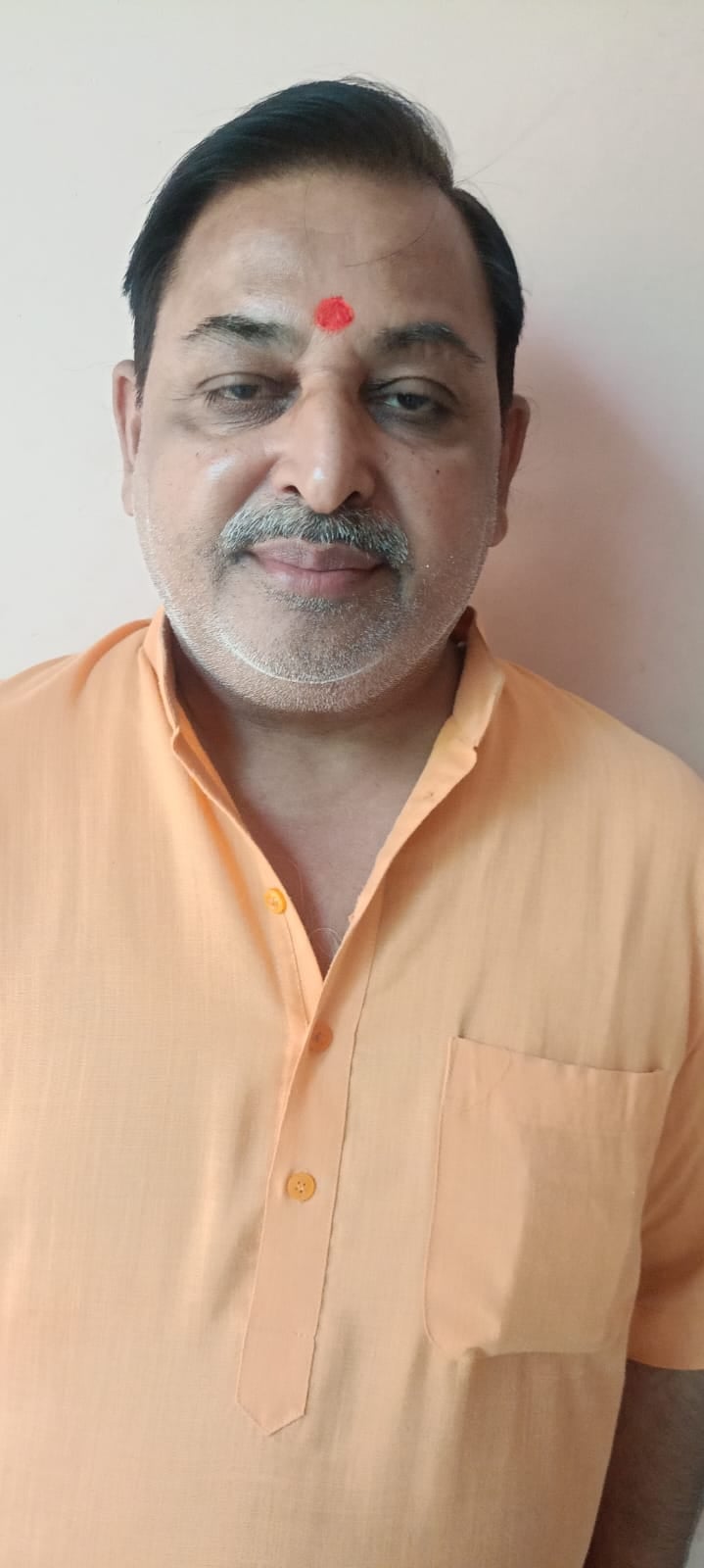 दिनेश रस्तोगी।