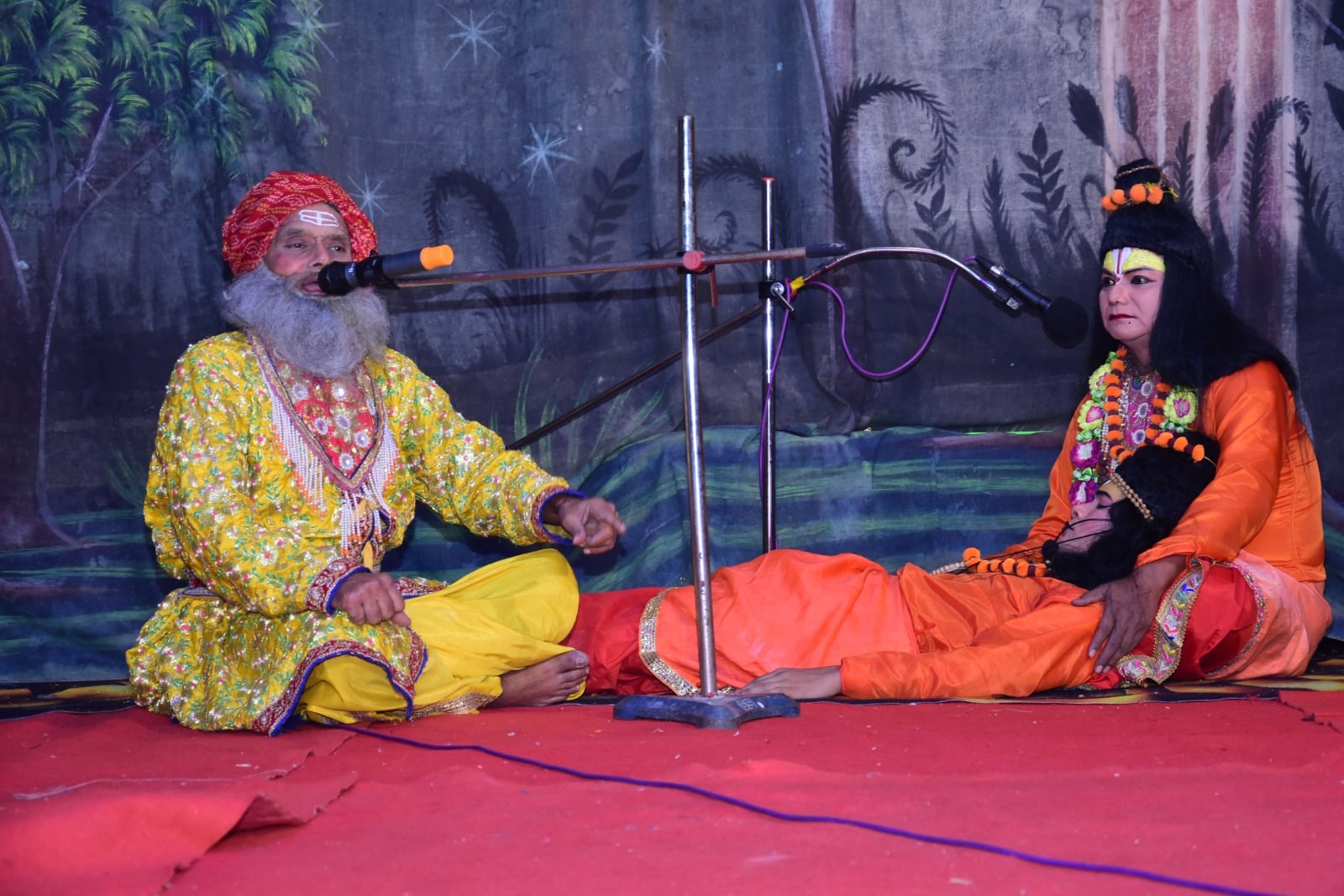 दशहरा पर्व पर शहर में निकाली गई रामलीला की झांकियां। संवाद दशहरा पर्व पर शहर में निकाली गई रामलीला की झांकियां। संवाद