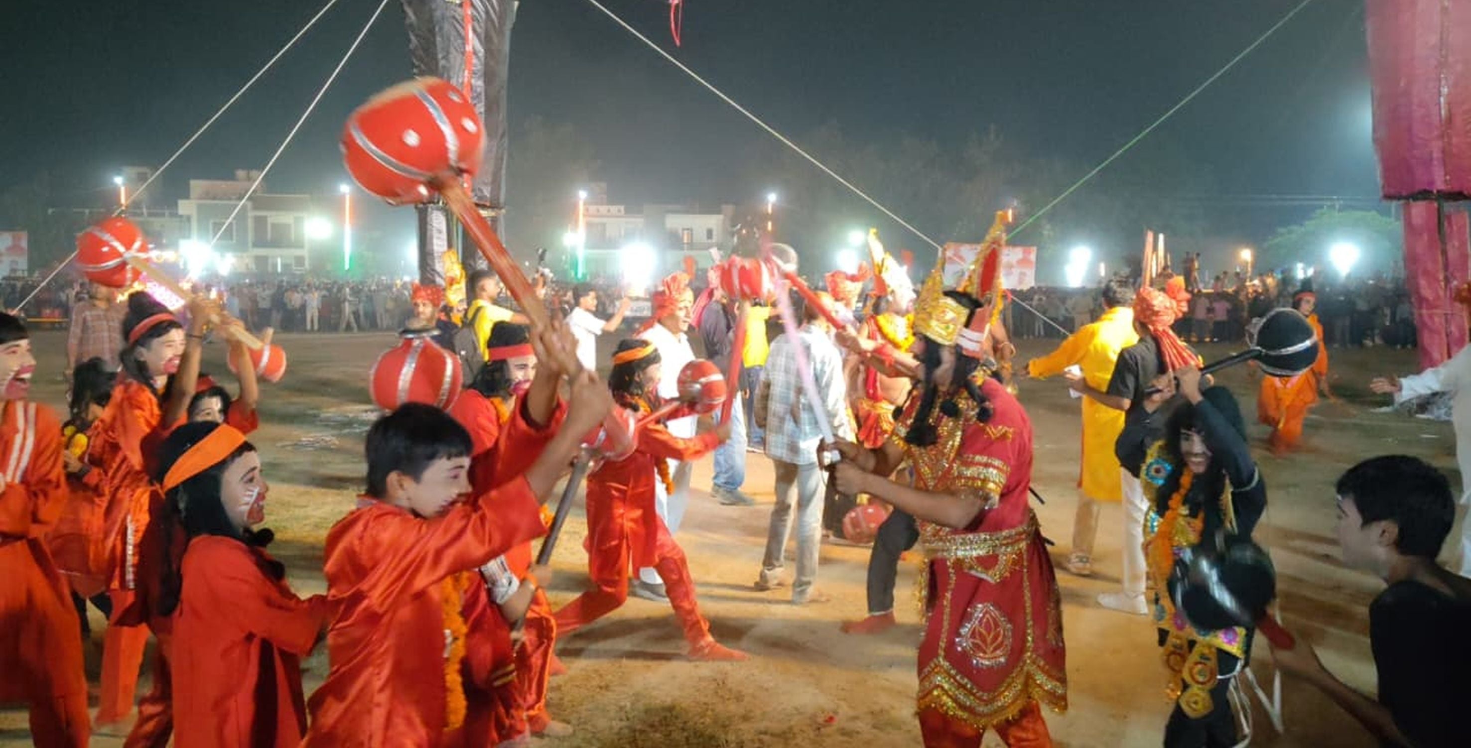 फोटो-31-बलरामपुर में निकाली गई श्रीराम की शोभायात्रा ।-संवाद फोटो-31-बलरामपुर में निकाली गई श्रीराम की शोभायात्रा ।-संवाद