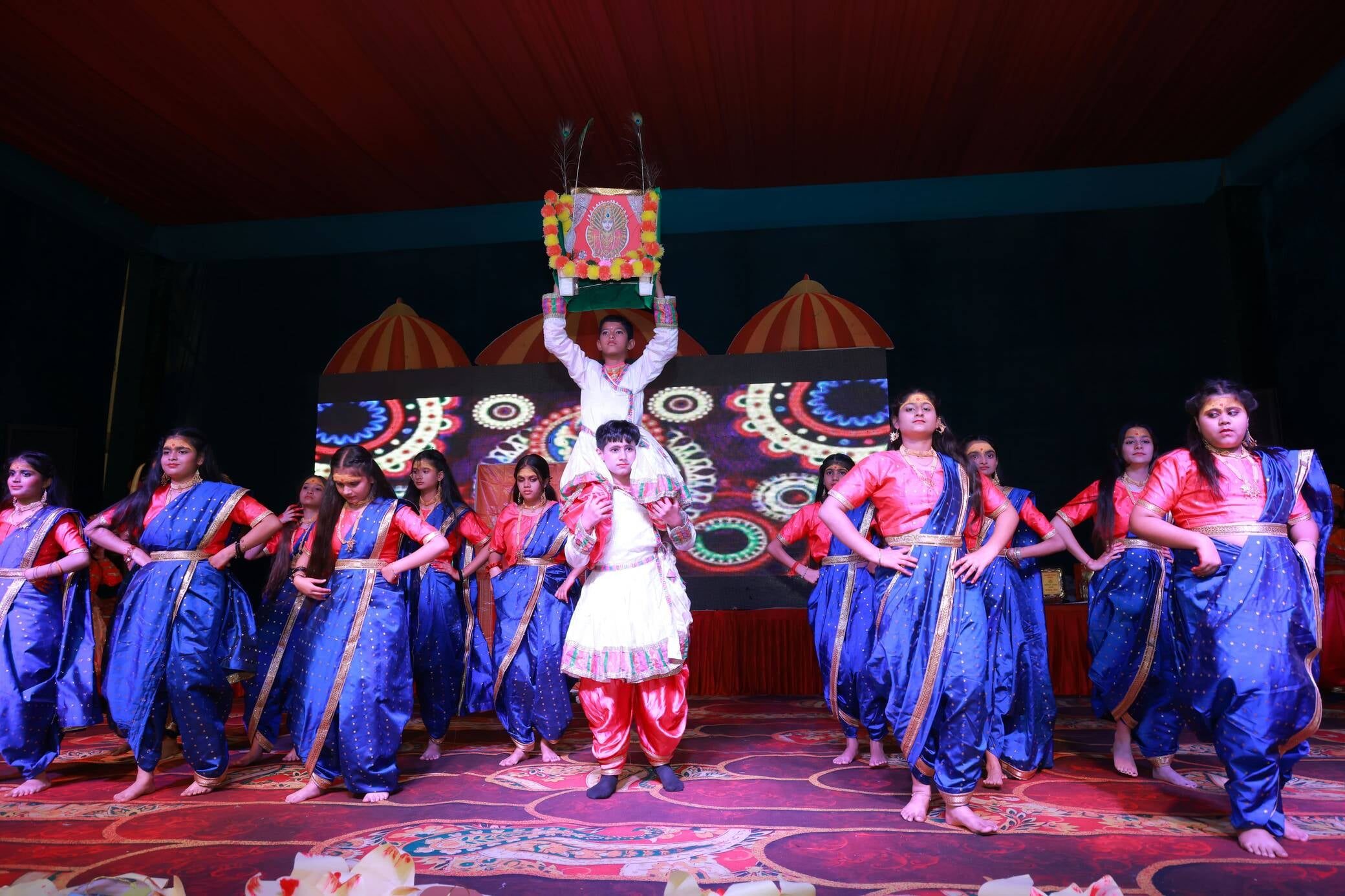 जगाधरी के सरस्वती स्कूल में सांस्कृतिक कार्यक्रम प्रस्तुत करते विद्यार्थी। प्रवक्ता जगाधरी के सरस्वती स्कूल में सांस्कृतिक कार्यक्रम प्रस्तुत करते विद्यार्थी। प्रवक्ता