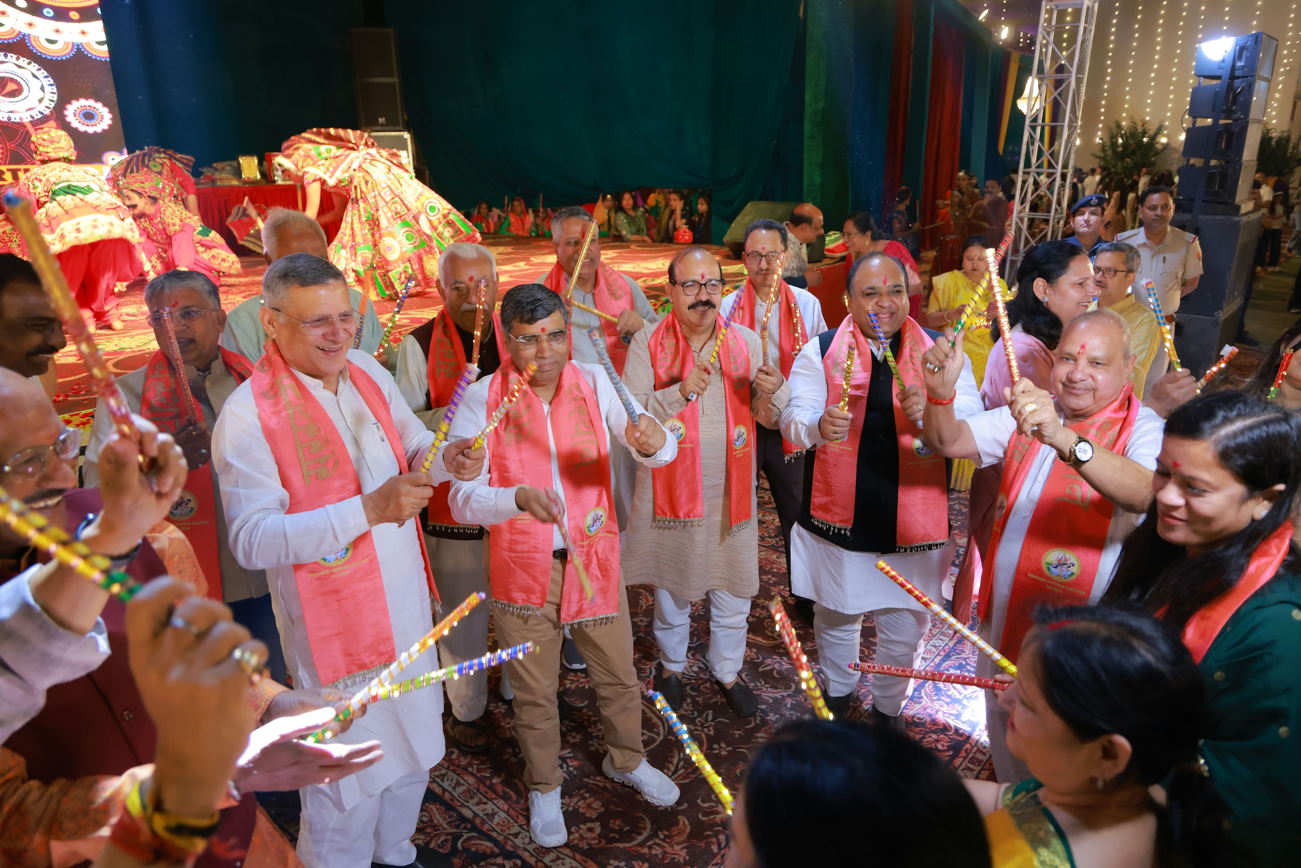 जगाधरी के सरस्वती स्कूल में सांस्कृतिक कार्यक्रम प्रस्तुत करते विद्यार्थी। प्रवक्ता जगाधरी के सरस्वती स्कूल में सांस्कृतिक कार्यक्रम प्रस्तुत करते विद्यार्थी। प्रवक्ता