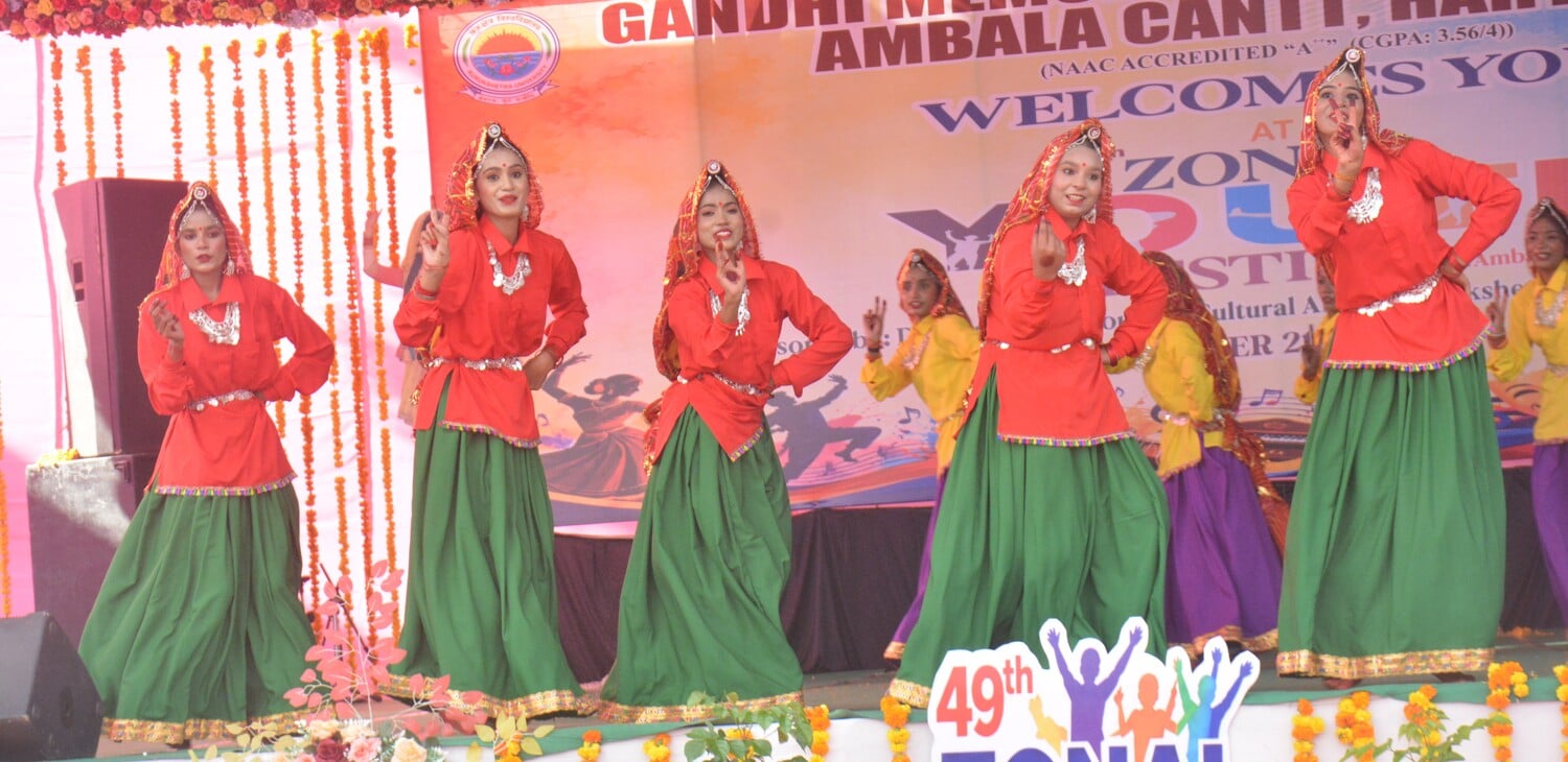 अंबाला छावनी के गांधी मेमोरियल नेशनल कॉलेज में आयोजित जोनल यूथ फेस्टिवल के दौरान हरियाणावी लूर अंबाला छावनी के गांधी मेमोरियल नेशनल कॉलेज में आयोजित जोनल यूथ फेस्टिवल के दौरान हरियाणावी लूर