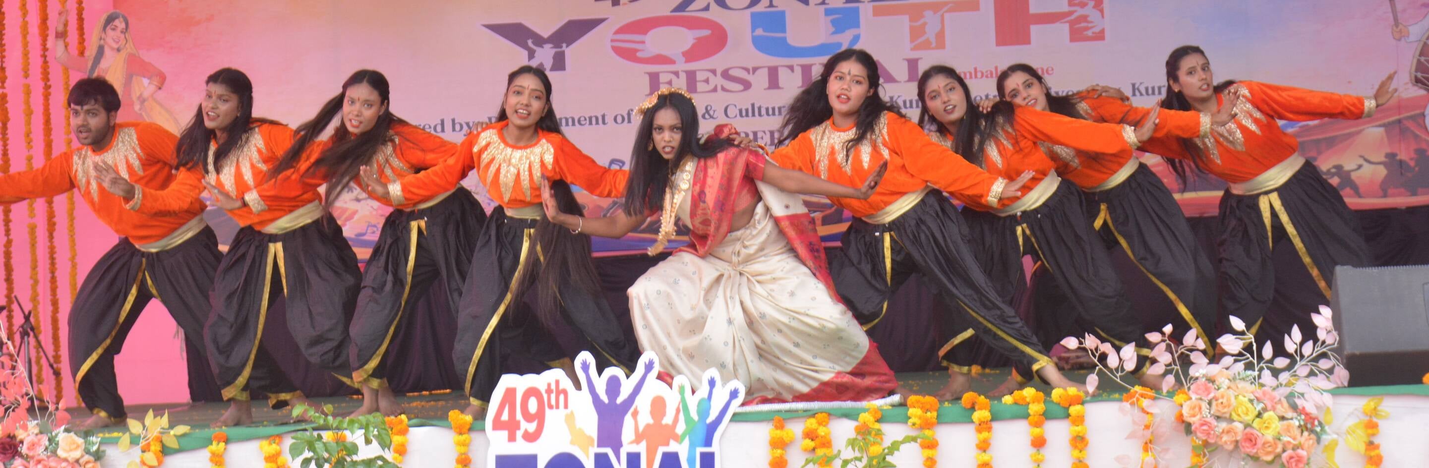 अंबाला छावनी के गांधी मेमोरियल नेशनल कॉलेज में आयोजित जोनल यूथ फेस्टिवल के दौरान हरियाणावी लूर अंबाला छावनी के गांधी मेमोरियल नेशनल कॉलेज में आयोजित जोनल यूथ फेस्टिवल के दौरान हरियाणावी लूर