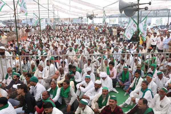 बिजनौर में भाकियू की पंचायत में मंचासीन राष्ट्रीय प्रवक्ता राकेश टिकैत व अन्य पदाधिकारी। संवाद बिजनौर में भाकियू की पंचायत में मंचासीन राष्ट्रीय प्रवक्ता राकेश टिकैत व अन्य पदाधिकारी। संवाद