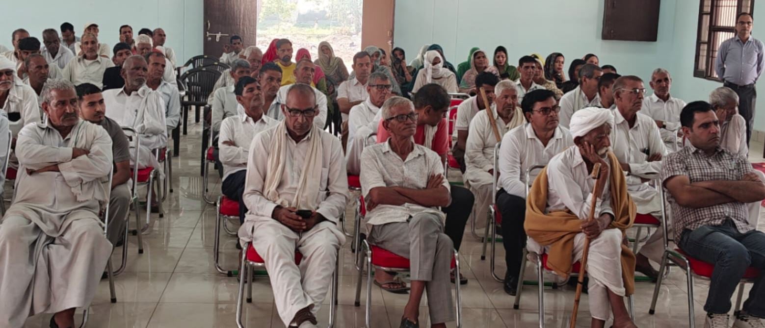 बंदराना ग्राम पंचायत में शिविर में मौजूद लोग। विज्ञप्ति