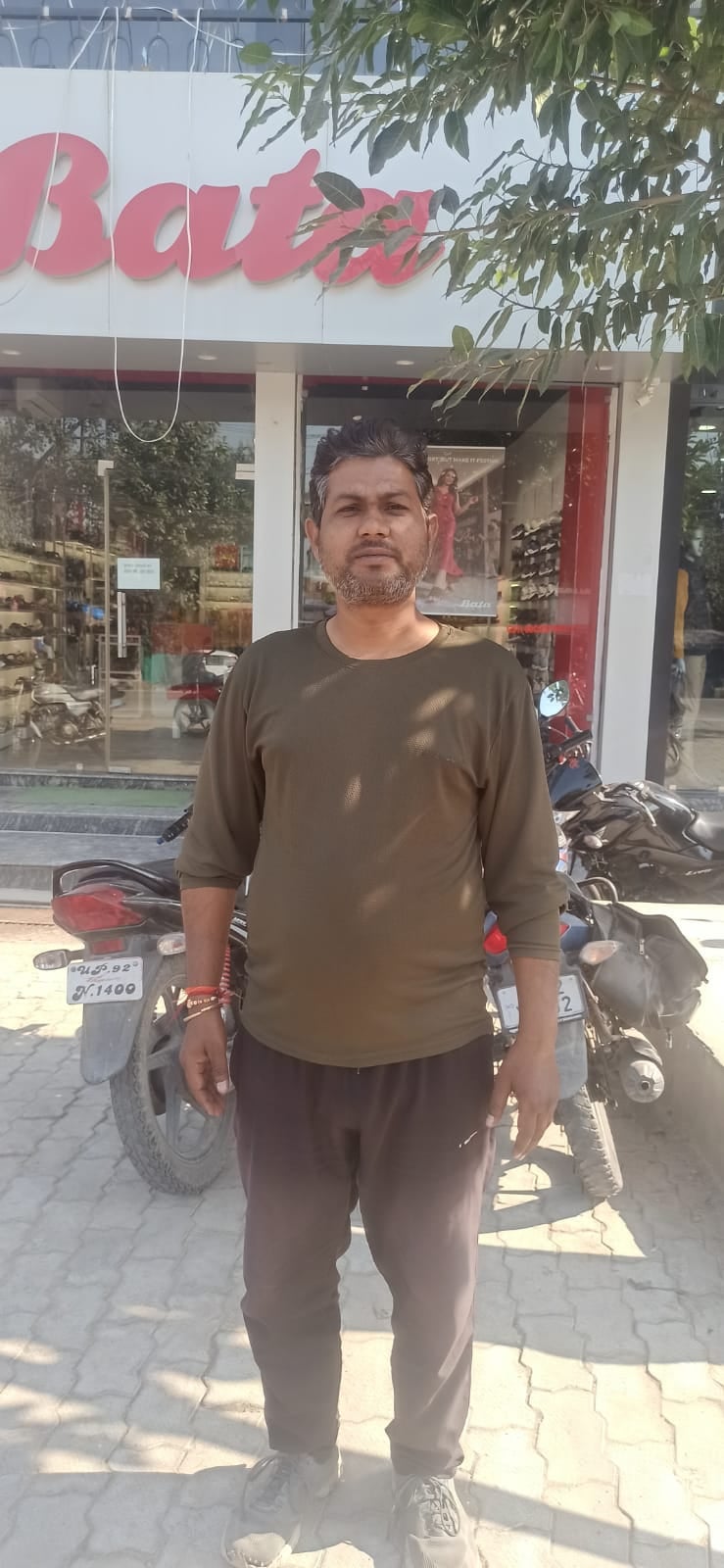 फोटो - 17 शहर में खुले में रखा ट्रांसफार्मर। संवाद फोटो - 17 शहर में खुले में रखा ट्रांसफार्मर। संवाद