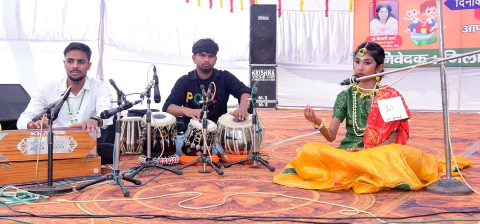 फोटो 21जेएनडी31-बाल भवन में आयोजित प्रतियोगिता में हिस्सा लेते छात्र-छात्राएं। स्रोत प्रशासन फोटो 21जेएनडी31-बाल भवन में आयोजित प्रतियोगिता में हिस्सा लेते छात्र-छात्राएं। स्रोत प्रशासन