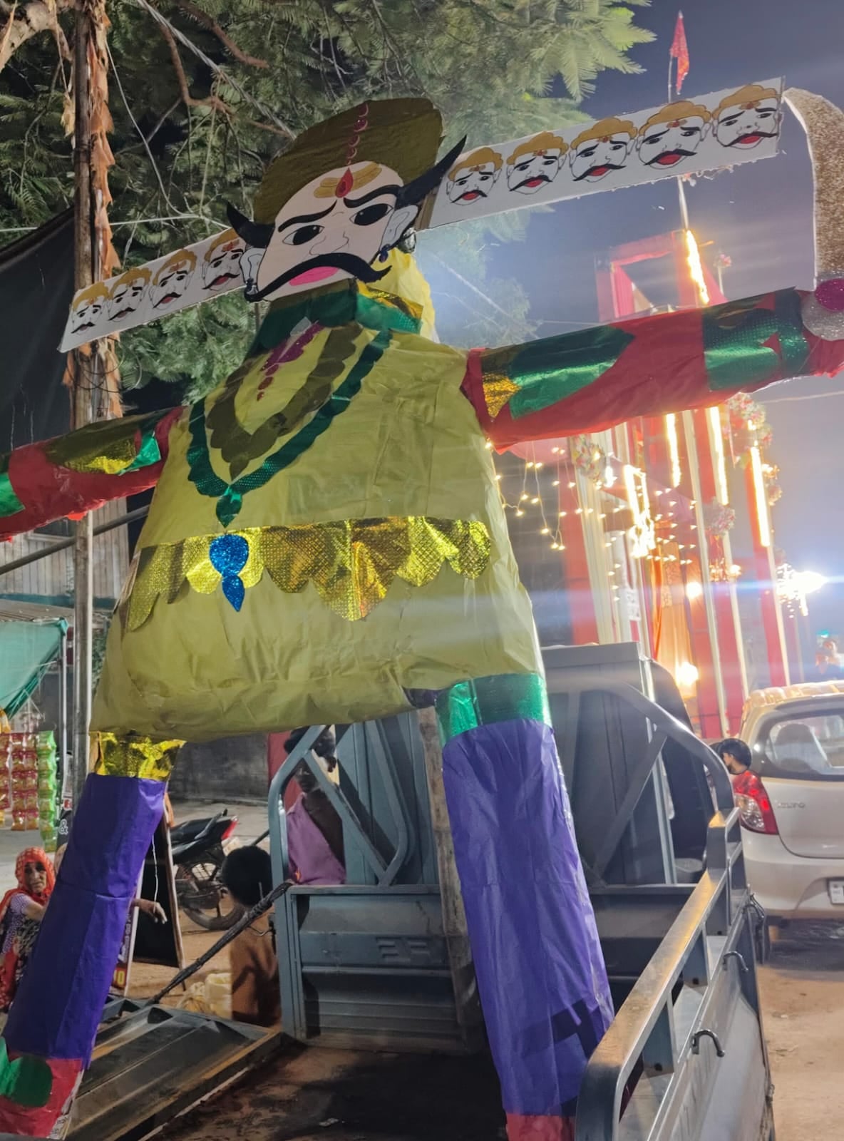 फोटो -43- बबेरू में लंका विजय के बाद भगवान श्रीराम व लक्ष्मण। संवाद