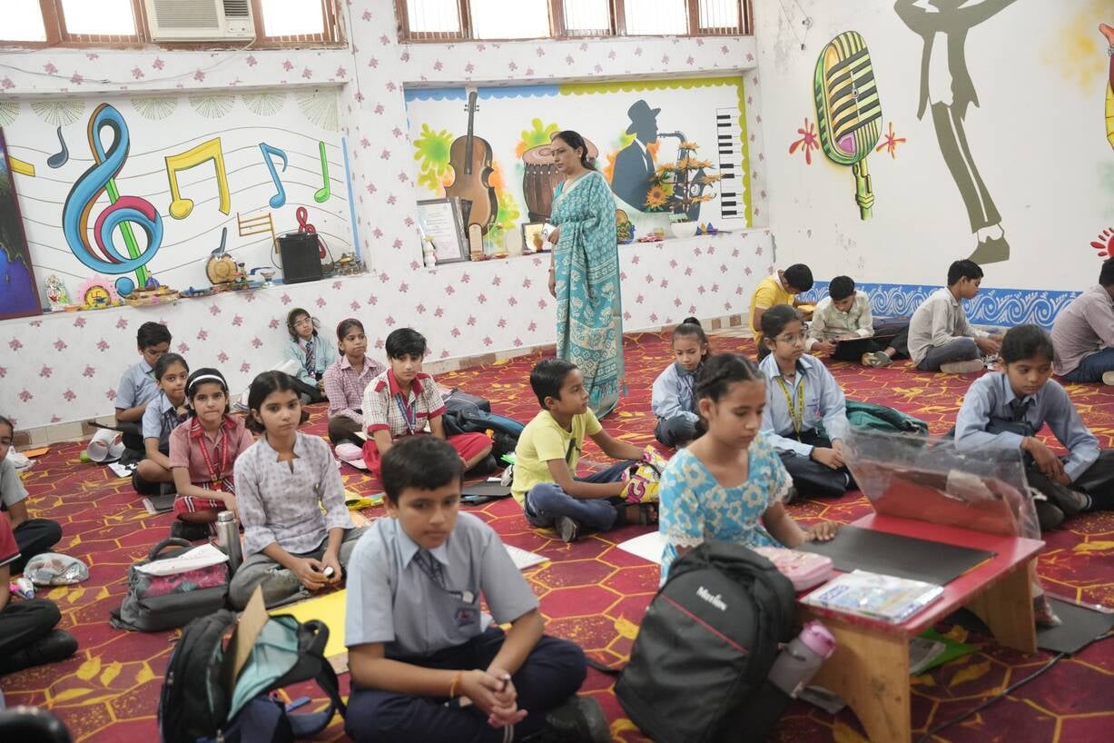 हरियाणवी नृत्य की प्रस्तुति देते प्रतिभागी। स्रोत: प्रशासन हरियाणवी नृत्य की प्रस्तुति देते प्रतिभागी। स्रोत: प्रशासन