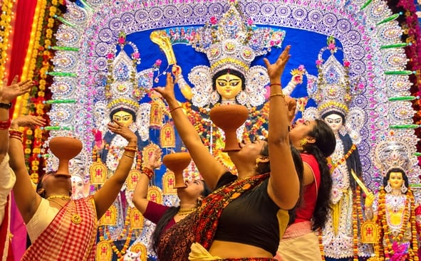 मां दुर्गा के विसर्जन के लिए उमड़े भक्त मां दुर्गा के विसर्जन के लिए उमड़े भक्त