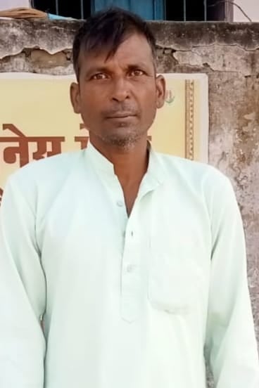 मिरहची में टूटा पड़ा पाइप लाइन का चैंबर। संवाद