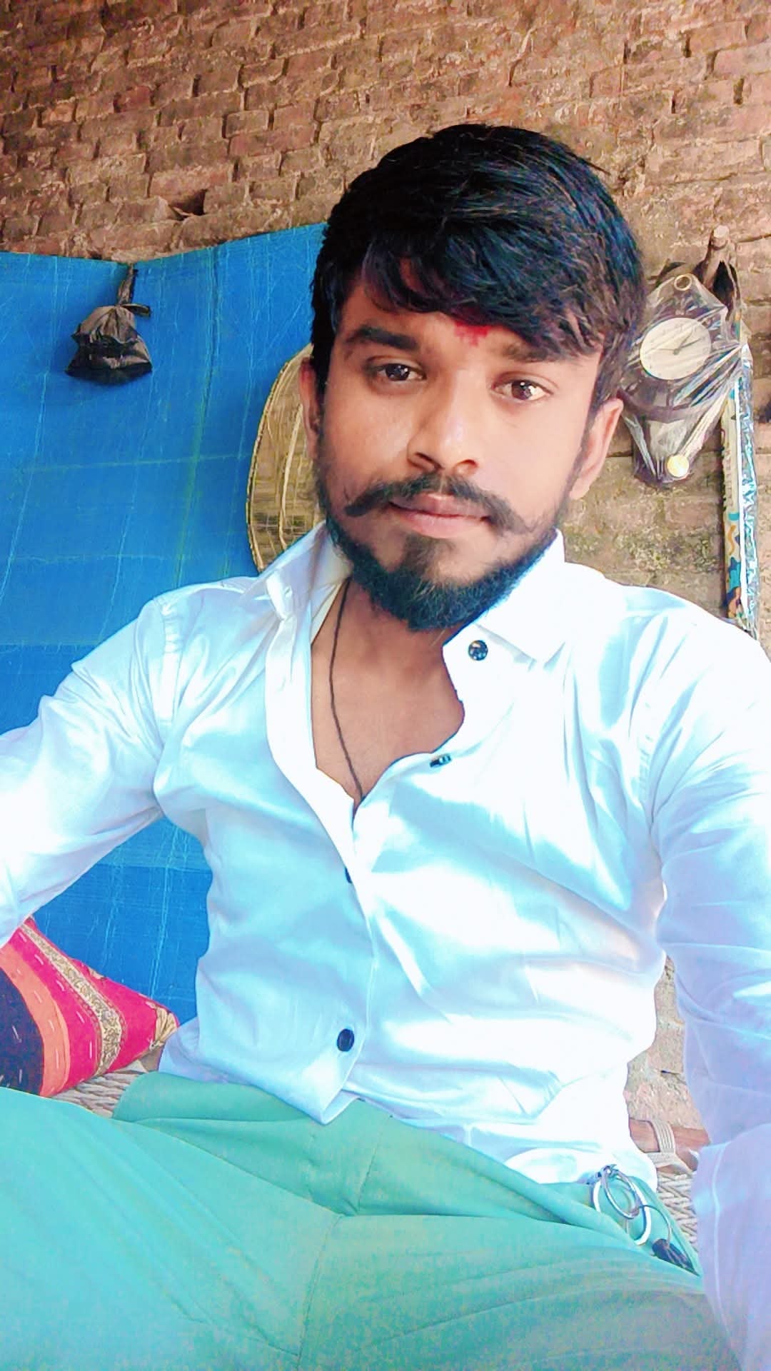 मृतक सुद्धू चौधरी के रोते-बिलखते परिजन स्रोत पुलिस मृतक सुद्धू चौधरी के रोते-बिलखते परिजन स्रोत पुलिस