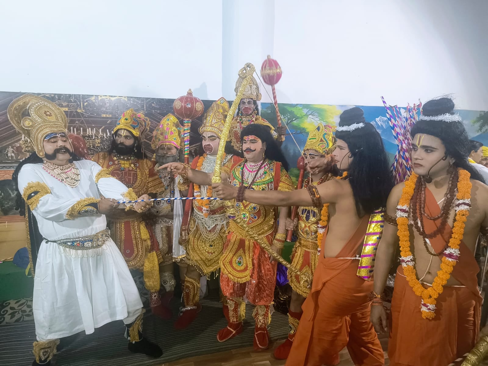 ओसीएफ रामलीला में जलता रावण का पुतला। संवाद ओसीएफ रामलीला में जलता रावण का पुतला। संवाद