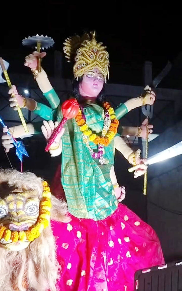 शोभायात्रा में शामिल राम-लक्ष्मण की झांकी।  संवाद