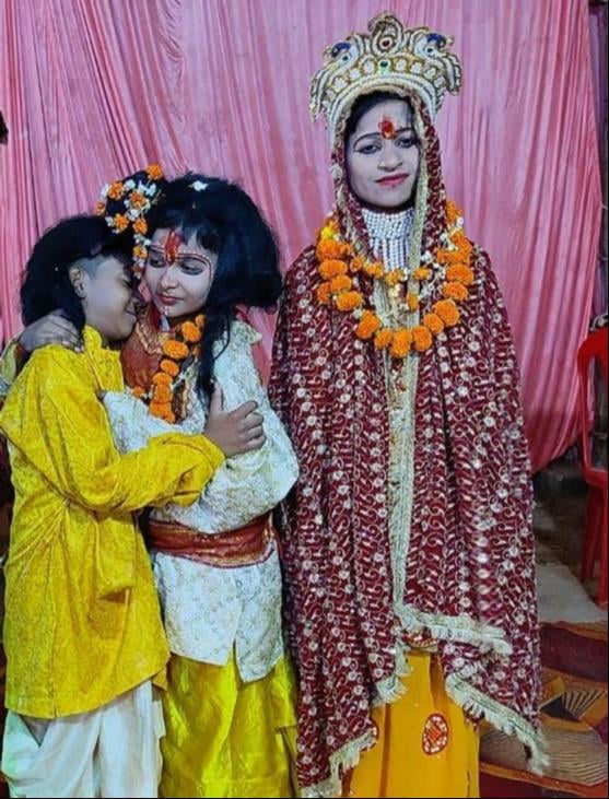 श्रीराम व रावण के बीच युद्ध का मंचन करते कलाकार। संवाद