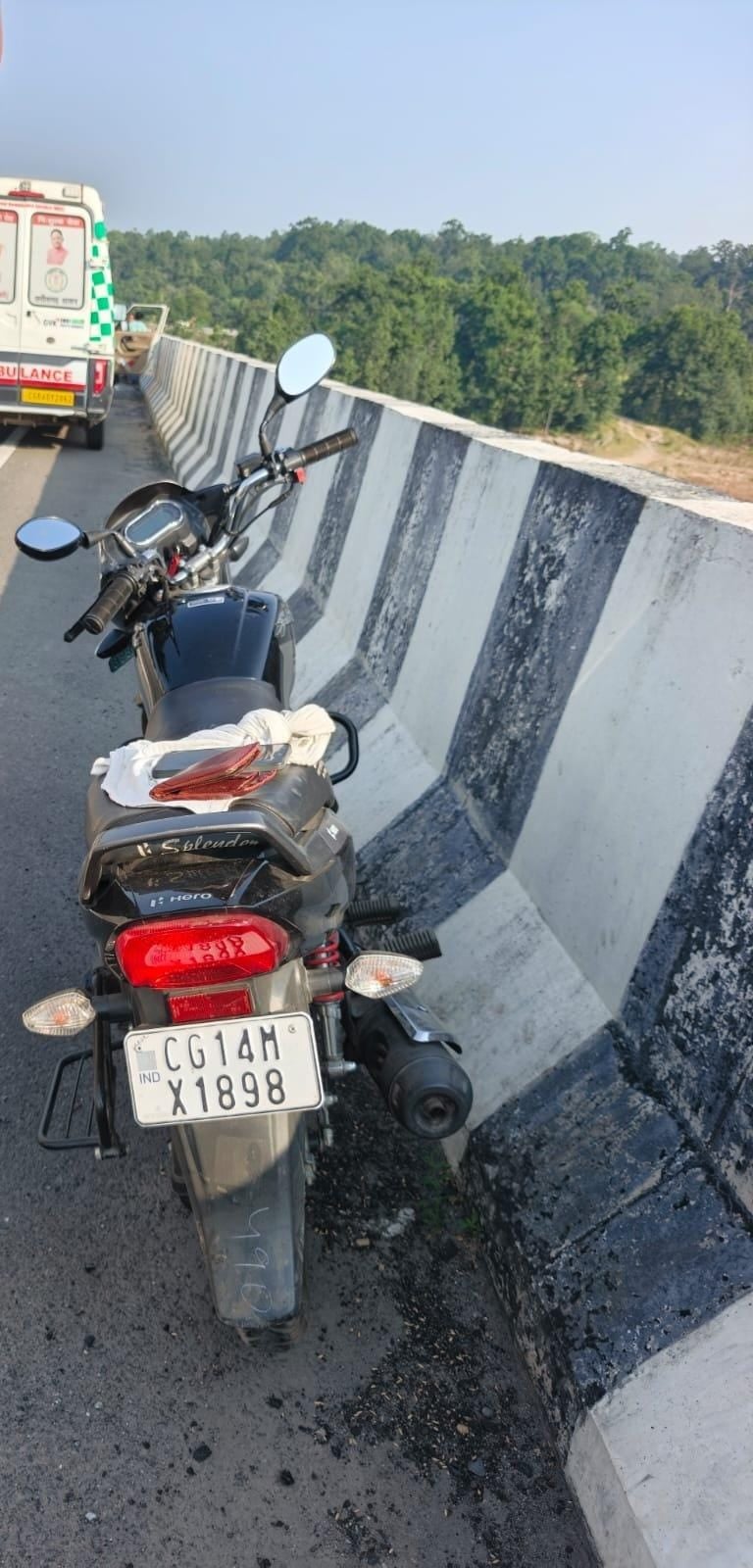 हसदेव पुल से आरक्षक ने लगाई छलांग, बाइक पर मिले आईडी कार्ड और मोबाइल