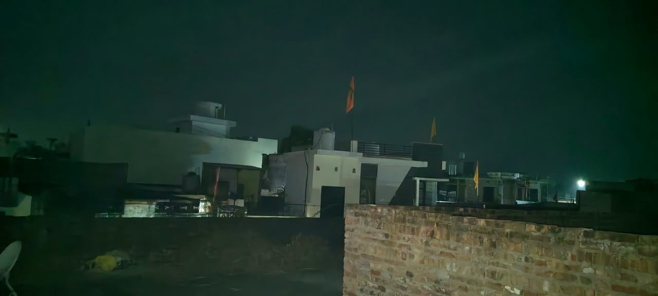 जगाधरी अनाज मंडी में लाइट न होने से बंद पड़ी धान सफाई की मशीन। संवाद जगाधरी अनाज मंडी में लाइट न होने से बंद पड़ी धान सफाई की मशीन। संवाद