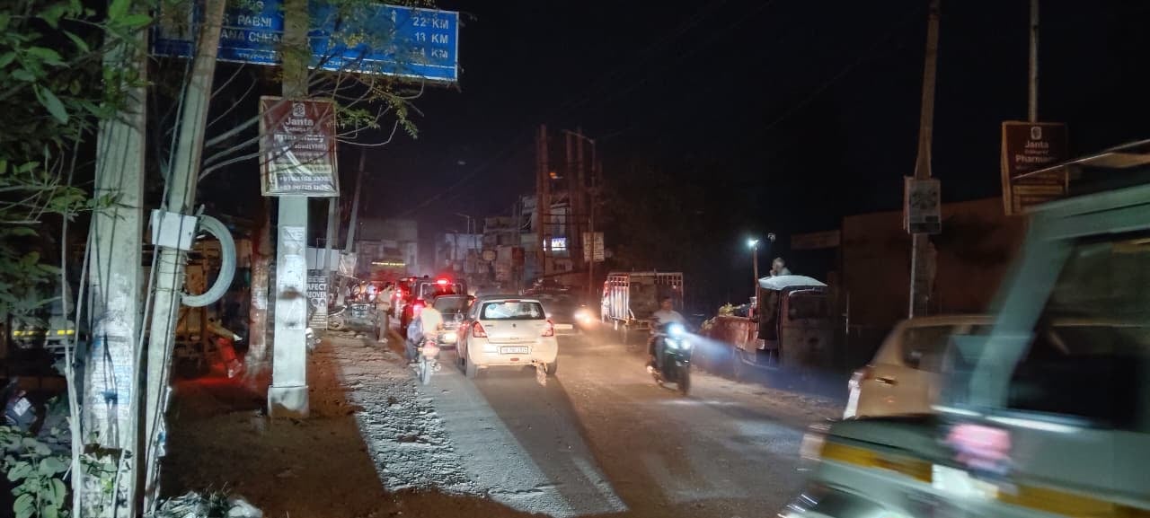 जगाधरी अनाज मंडी में लाइट न होने से बंद पड़ी धान सफाई की मशीन। संवाद जगाधरी अनाज मंडी में लाइट न होने से बंद पड़ी धान सफाई की मशीन। संवाद