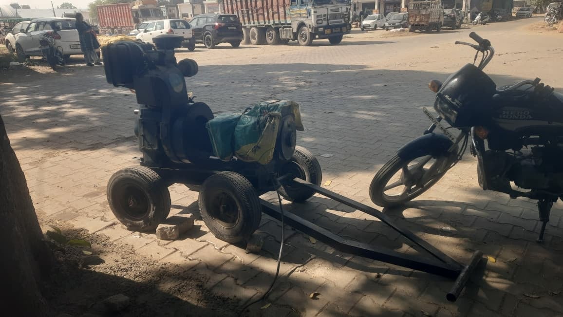 जगाधरी अनाज मंडी में लाइट न होने से बंद पड़ी धान सफाई की मशीन। संवाद जगाधरी अनाज मंडी में लाइट न होने से बंद पड़ी धान सफाई की मशीन। संवाद