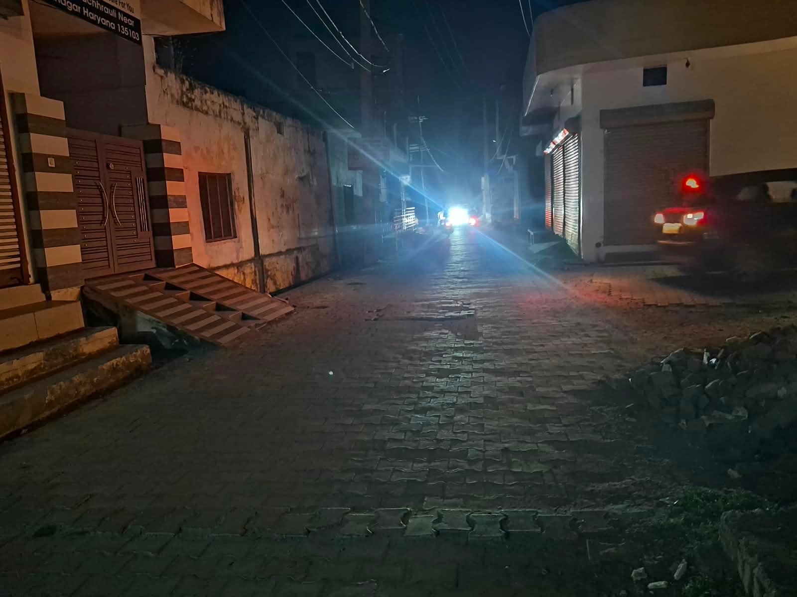 जगाधरी अनाज मंडी में लाइट न होने से बंद पड़ी धान सफाई की मशीन। संवाद जगाधरी अनाज मंडी में लाइट न होने से बंद पड़ी धान सफाई की मशीन। संवाद