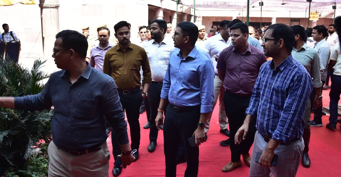 लखनऊ खंड स्नातक एवं शिक्षक निर्वाचन की बृहस्पतिवार को तैयारियां चलीं। 