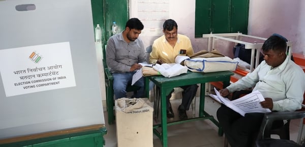 लखनऊ खंड स्नातक एवं शिक्षक निर्वाचन की बृहस्पतिवार को तैयारियां चलीं। 