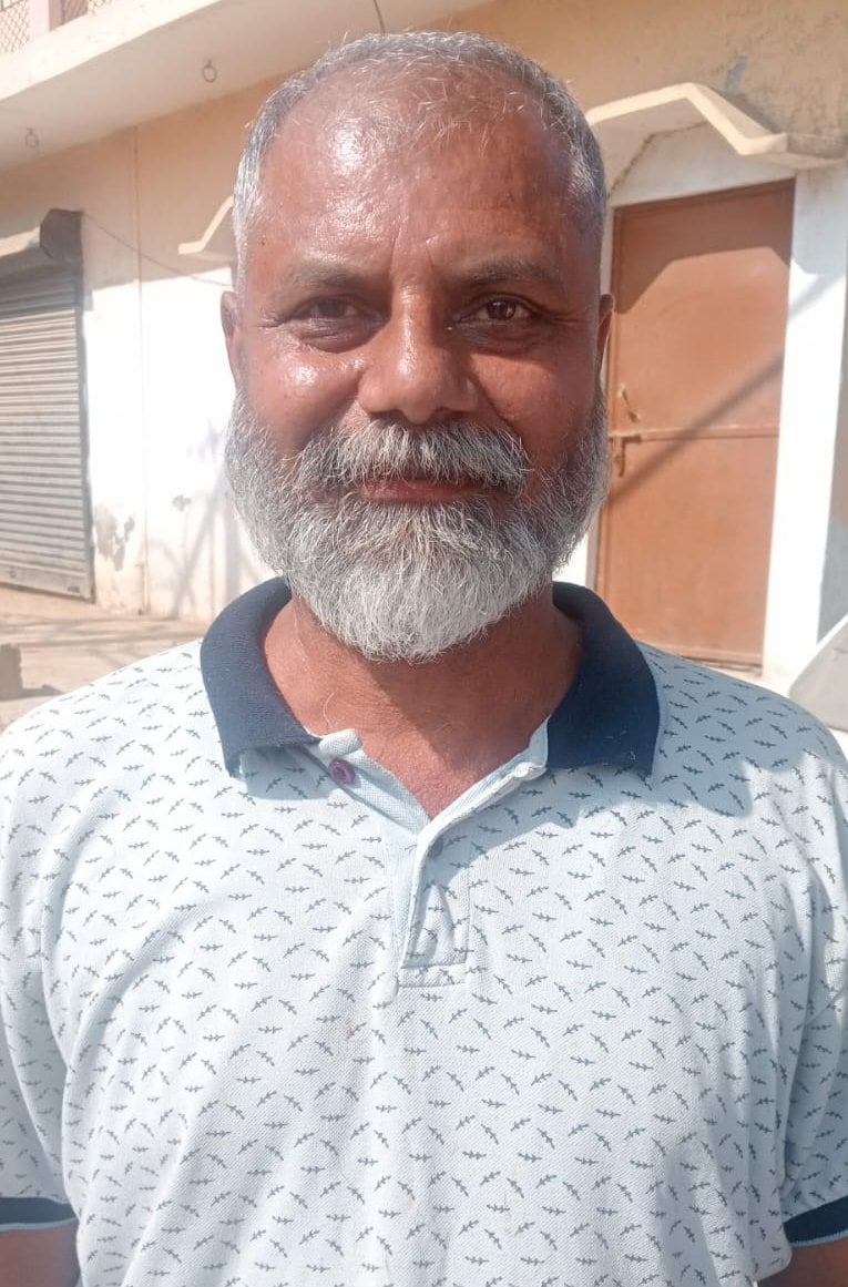 शिक्षक नगर में अधूरा पड़ा नाला निर्माण। संवाद