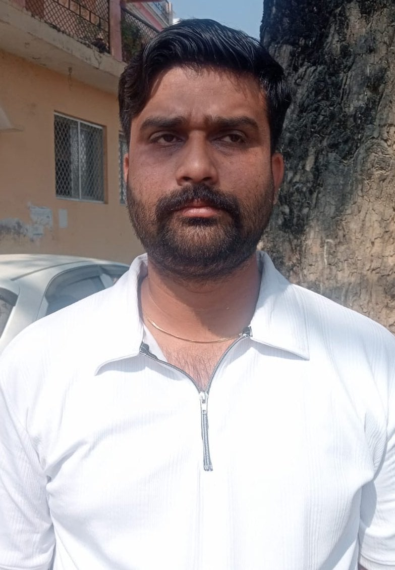 शिक्षक नगर में अधूरा पड़ा नाला निर्माण। संवाद