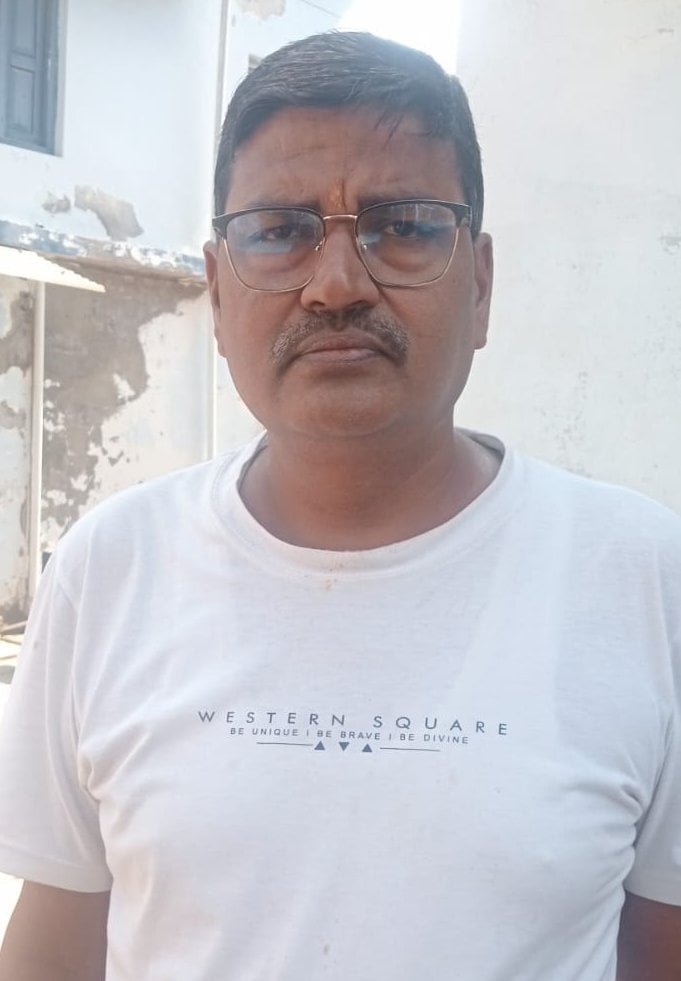 शिक्षक नगर में अधूरा पड़ा नाला निर्माण। संवाद