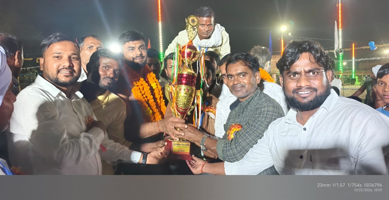 विजेता पहलवान आकाश को साइकिल से किया गया पुरस्कृत। स्रोत: आयोजक