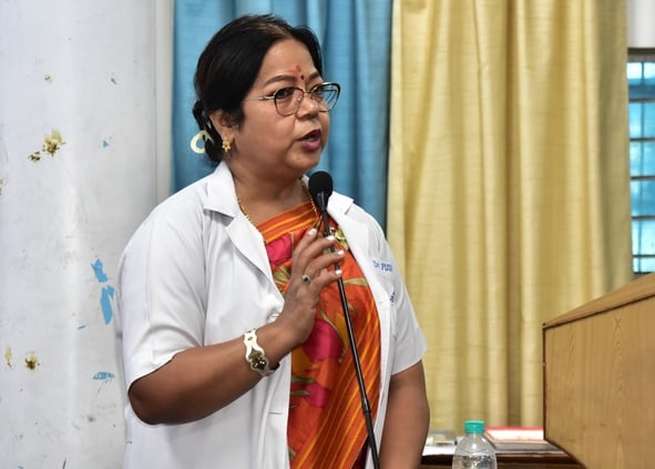 अपराजिता कार्यक्रम में शामिल हुईं छात्राएं व विशेषज्ञ अपराजिता कार्यक्रम में शामिल हुईं छात्राएं व विशेषज्ञ