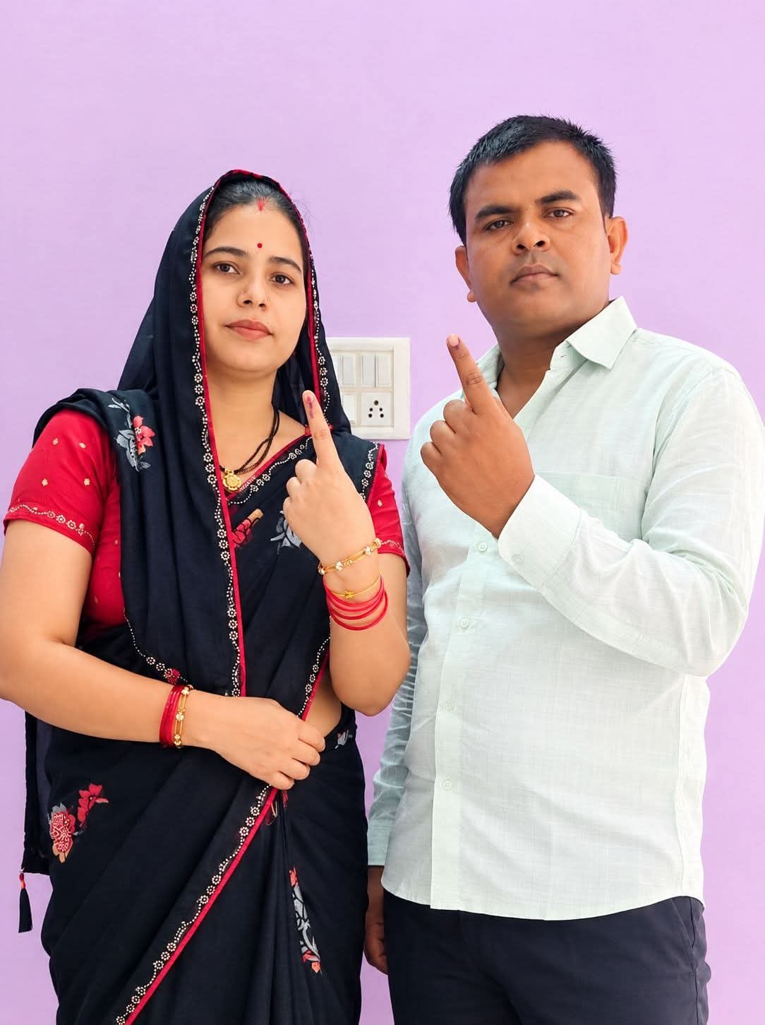 फोटो - 14 मतदान केंद्र का निरीक्षण करते डीएम व एसपी। विभाग फोटो - 14 मतदान केंद्र का निरीक्षण करते डीएम व एसपी। विभाग