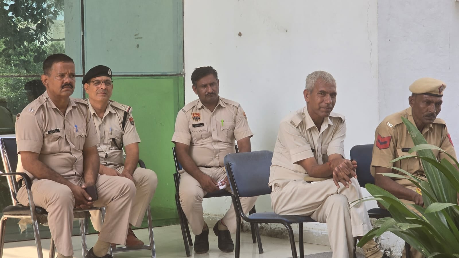 फोटो 99: बहादुरगढ़ में बिजली सप्लाई चालू होने के बाद सड़क हुई रोशन। संवाद फोटो 99: बहादुरगढ़ में बिजली सप्लाई चालू होने के बाद सड़क हुई रोशन। संवाद
