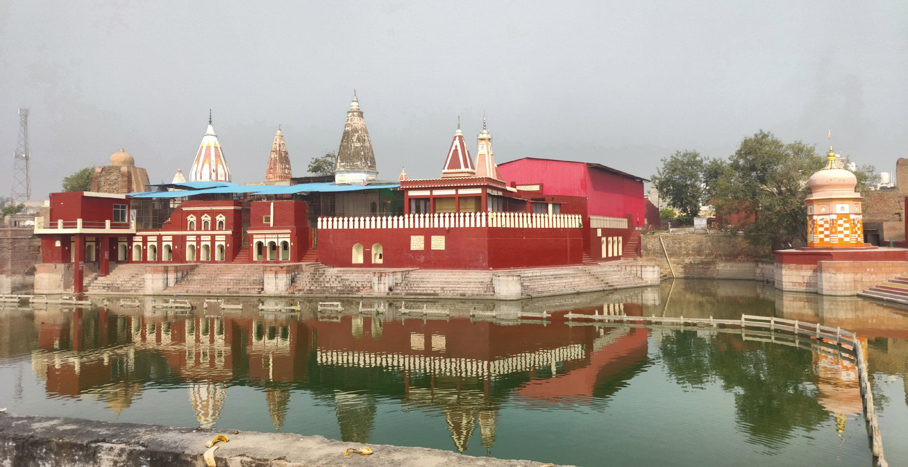 कलायत के प्राचीन कपिल मुनि सरोवर तट मंदिरों की श्रृंखला का आकर्षक स्वरूप। संवाद कलायत के प्राचीन कपिल मुनि सरोवर तट मंदिरों की श्रृंखला का आकर्षक स्वरूप। संवाद