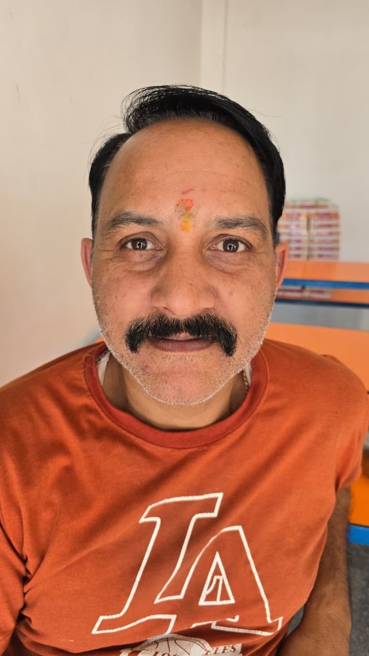 करवाचौथ के लिए बाजार में लगा सरगी का स्टॉल। संवाद