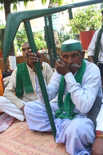 किसानों ने की महापंचायत।