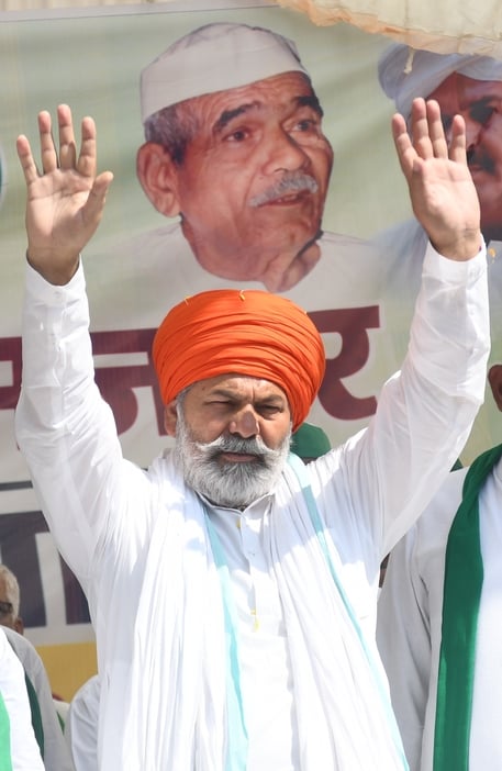किसानों ने की महापंचायत।