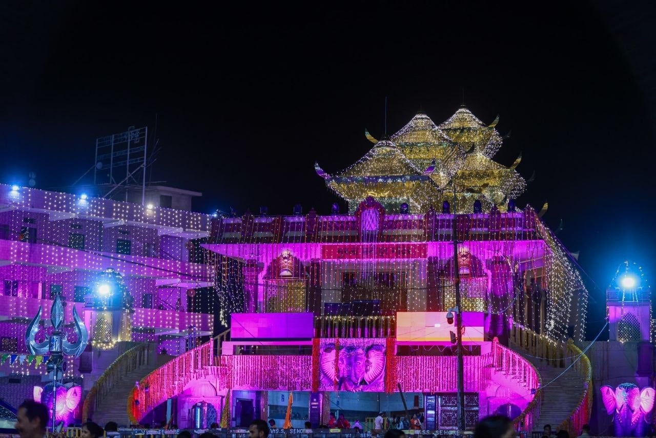सीहोर के कुबेरेश्वरधाम में रविवार को शरद पूर्णिमा महोत्सव श्रद्धा और उल्लास से मनाया जाएगा।