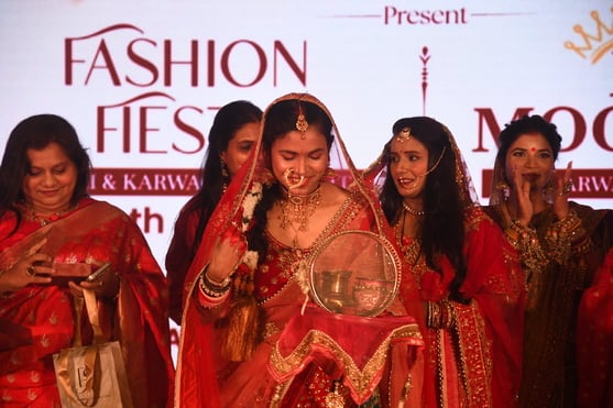 फैशन फिएस्टा कार्यक्रम में प्रतिभागियों ने लिया हिस्सा फैशन फिएस्टा कार्यक्रम में प्रतिभागियों ने लिया हिस्सा