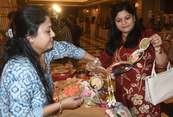 फैशन फिएस्टा कार्यक्रम में प्रतिभागियों ने लिया हिस्सा फैशन फिएस्टा कार्यक्रम में प्रतिभागियों ने लिया हिस्सा