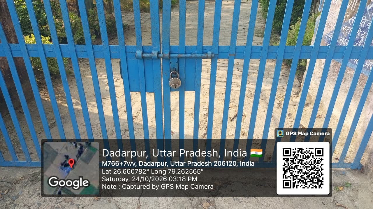 फोटो 11::शहर के एसडी कॉलेज में बने बूथ पर मतदाताओं को जानकारी देते बीएलओ। संवाद फोटो 11::शहर के एसडी कॉलेज में बने बूथ पर मतदाताओं को जानकारी देते बीएलओ। संवाद