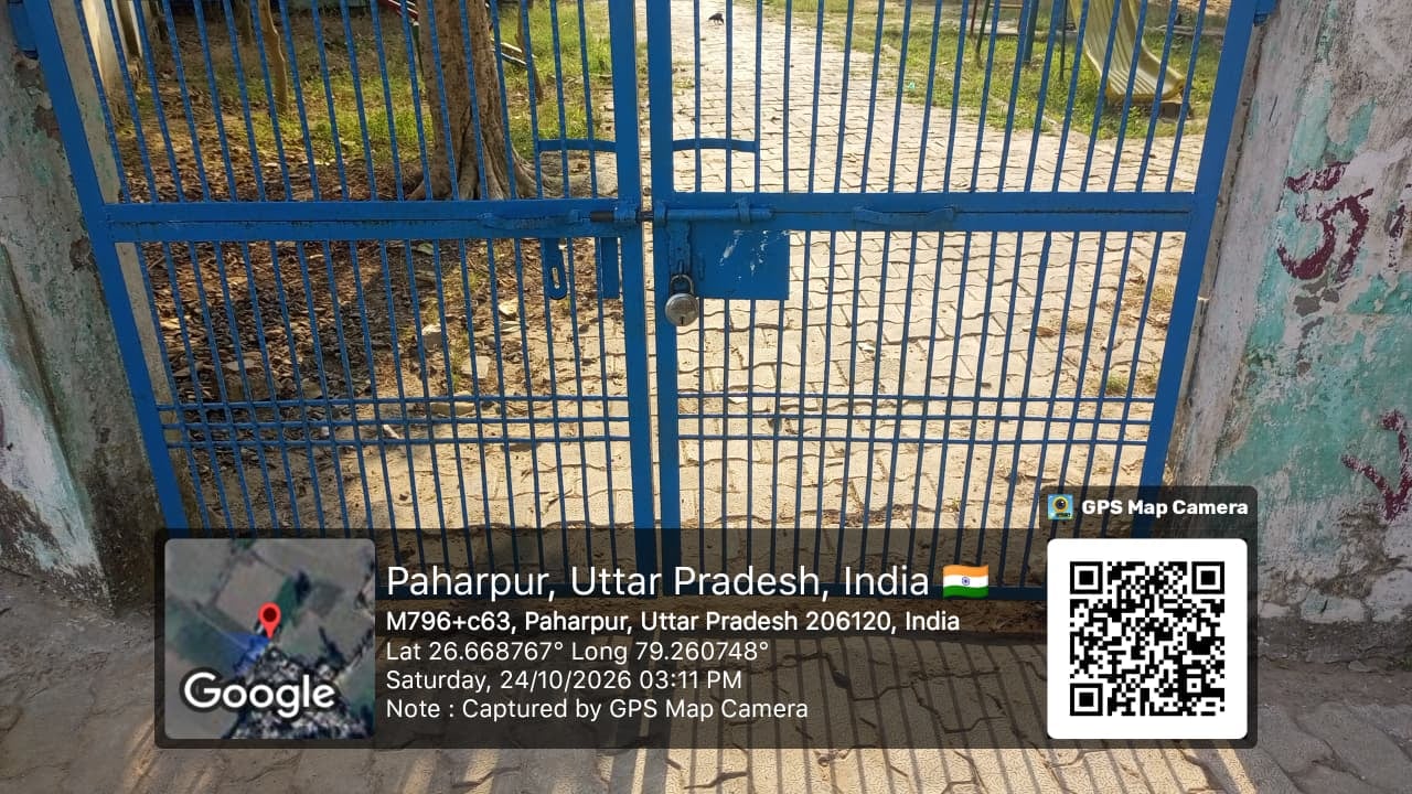 फोटो 11::शहर के एसडी कॉलेज में बने बूथ पर मतदाताओं को जानकारी देते बीएलओ। संवाद फोटो 11::शहर के एसडी कॉलेज में बने बूथ पर मतदाताओं को जानकारी देते बीएलओ। संवाद
