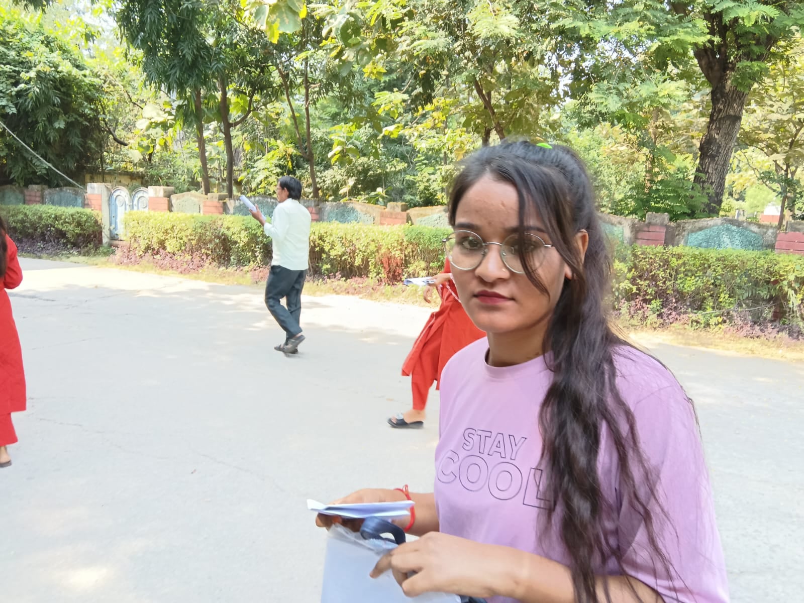 फोटो-18- पंडित जेएन कालेज से बाहर निकलते अभ्यर्थी। संवाद फोटो-18- पंडित जेएन कालेज से बाहर निकलते अभ्यर्थी। संवाद