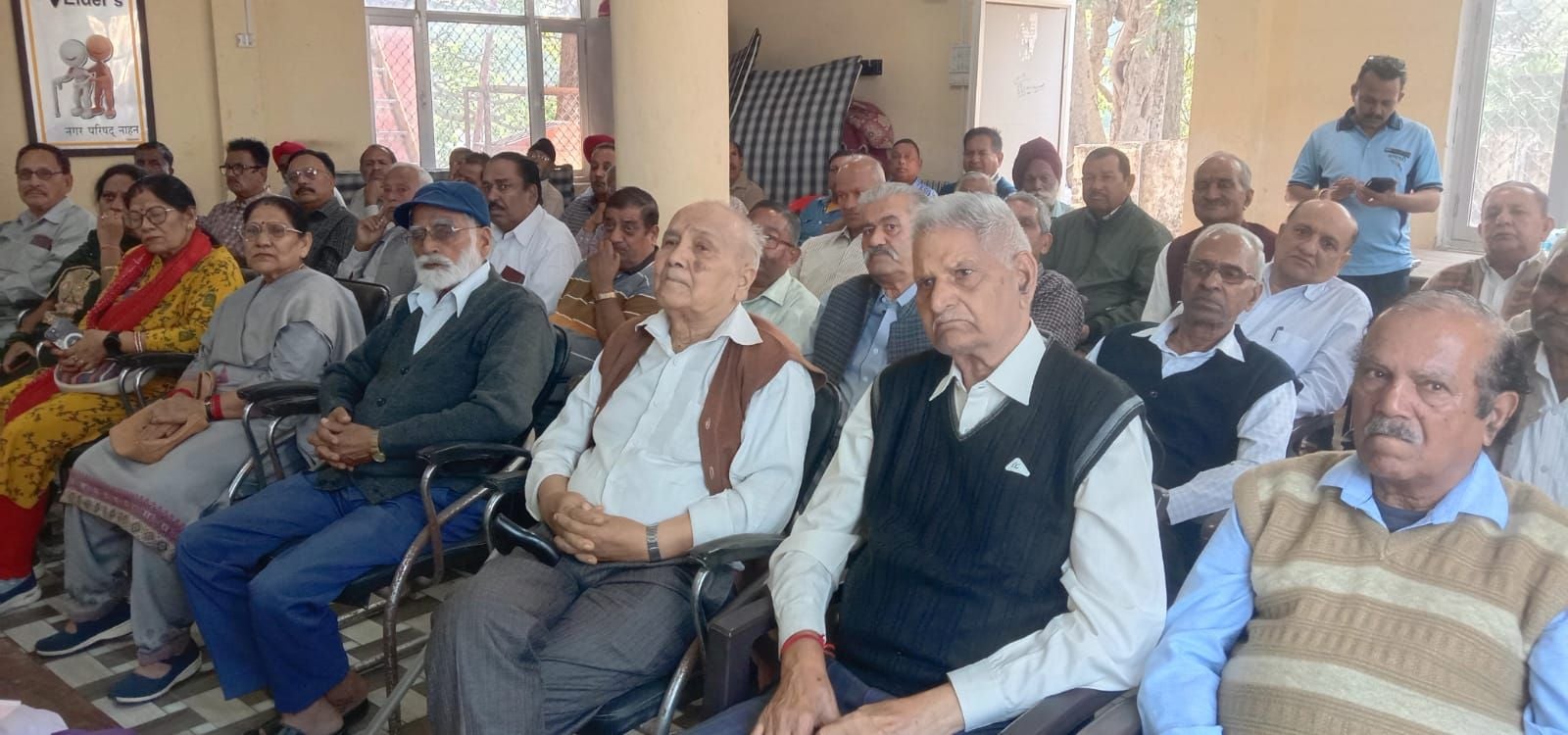 नाहन में संयुक्त संघर्ष समिति की बैठक के दौरान मौजूद पदाधिकारी। संवाद