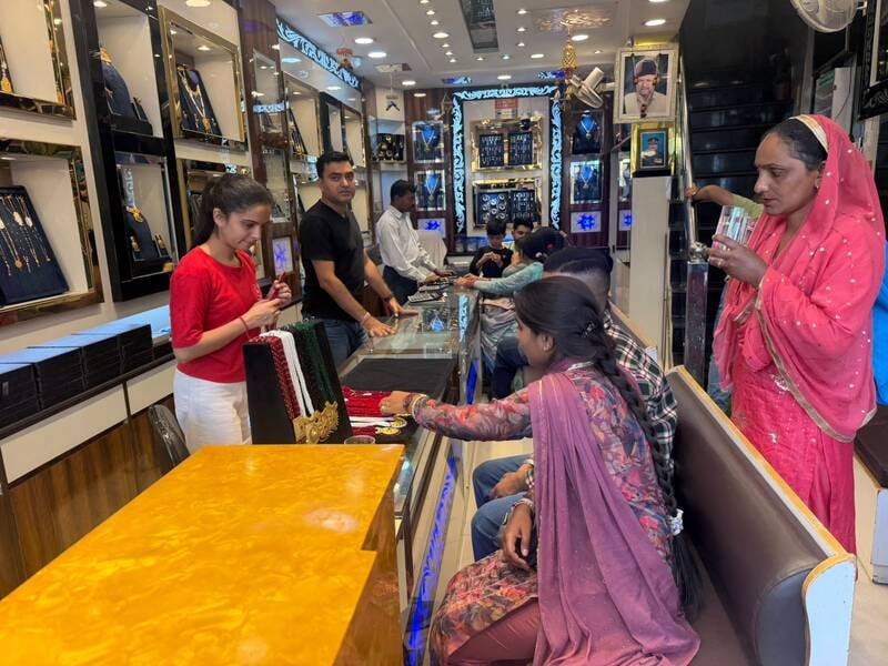 संजय कुमार, दुकानदार, मैहरे संजय कुमार, दुकानदार, मैहरे