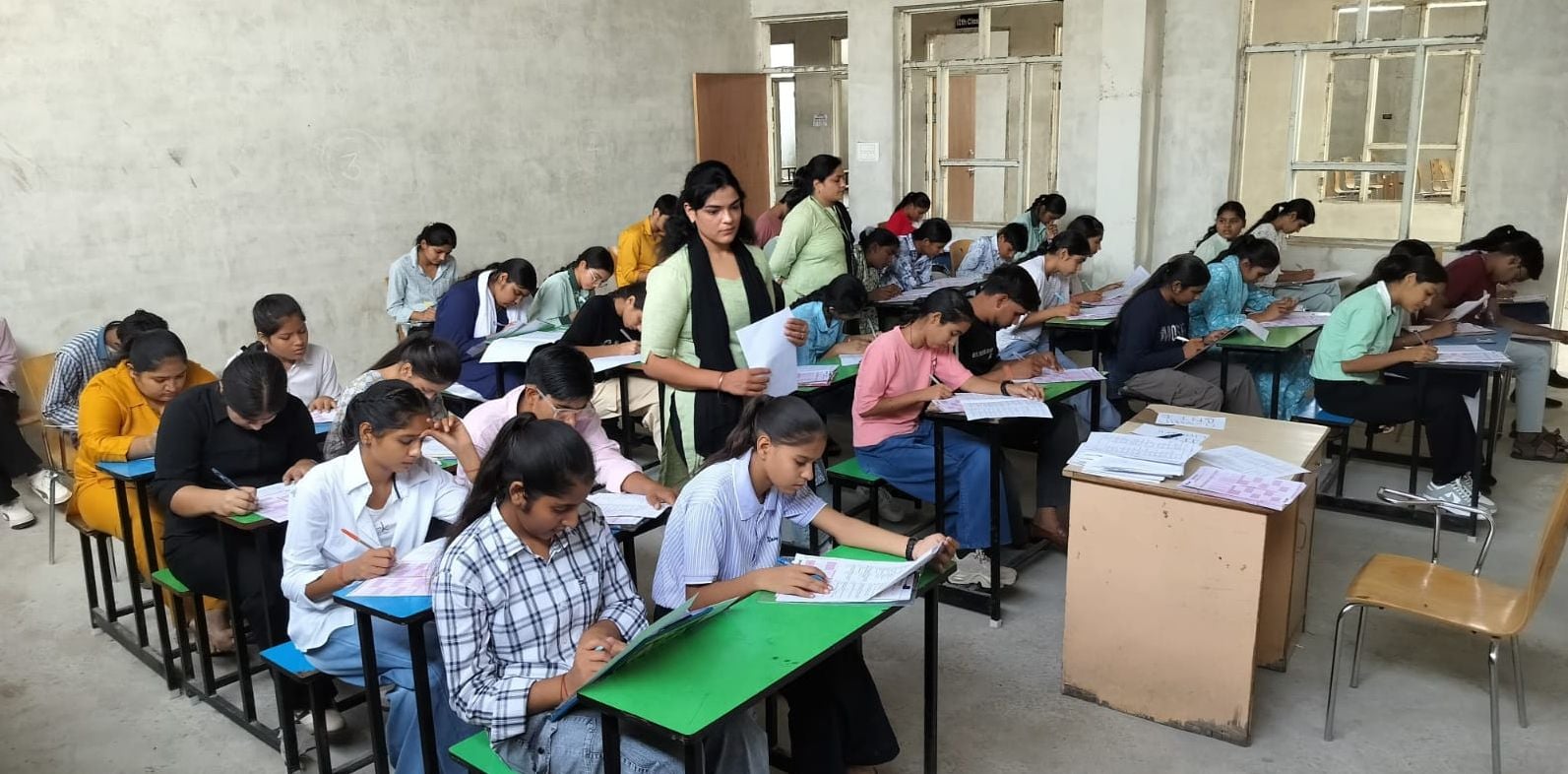 25जेएनडी 15: वूड स्टॉक पब्लिक स्कूल में अतुल माहेश्वरी छात्रवृत्ति परीक्षा देने के बाद परीक्षा 25जेएनडी 15: वूड स्टॉक पब्लिक स्कूल में अतुल माहेश्वरी छात्रवृत्ति परीक्षा देने के बाद परीक्षा